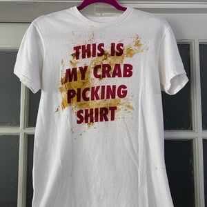 Funny Maryland Crab Eating Shirt 🦀 sz Sm (unisex)